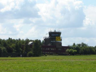 Bild Gebäude Außenansicht Flugpatzgebäude